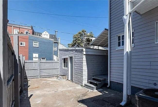 Building Photo - 4923 Butler St