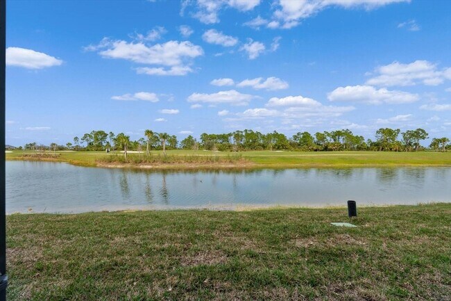 Building Photo - 12440 Wellen Golf St