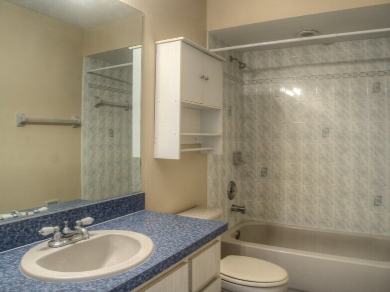 Building Photo - 5515 Maccaughey Dr