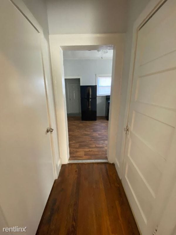 Building Photo - 2 br, 1 bath Townhome - 10 Bobo St.
