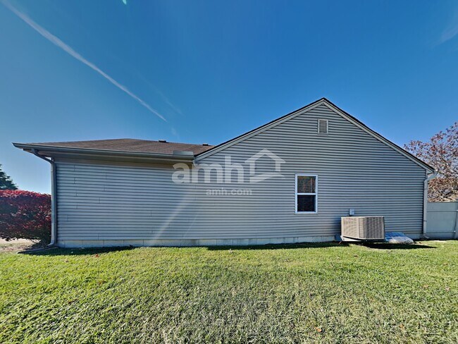 Building Photo - 4435 Hawk Watch Way
