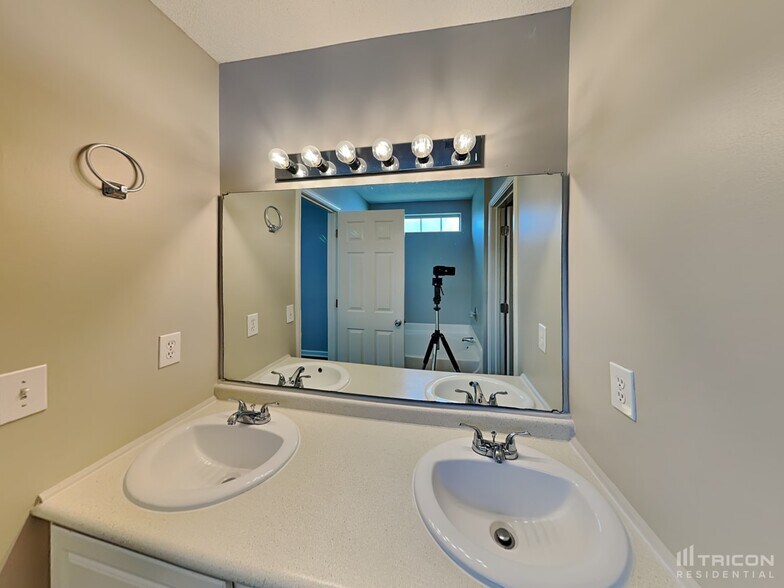 Building Photo - 149 Fox Grove Cir