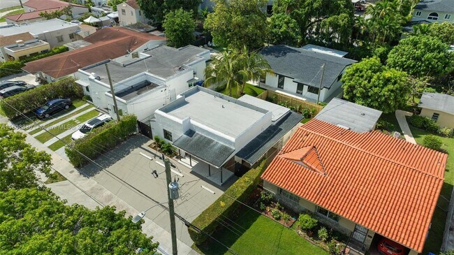 Building Photo - 2440 SW 3rd St