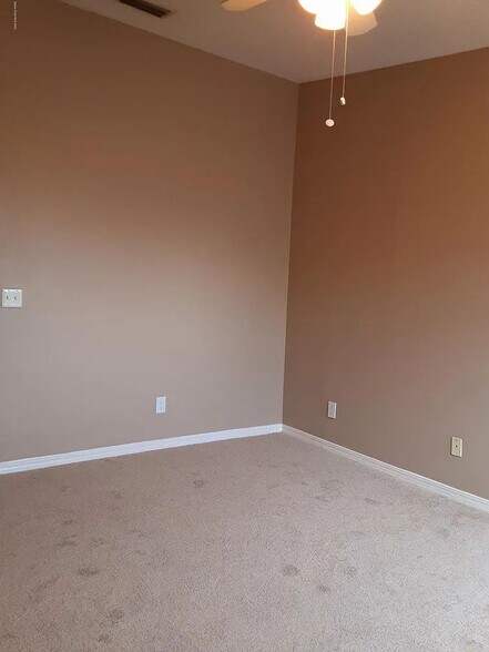 Building Photo - 7667 N Wickham Rd