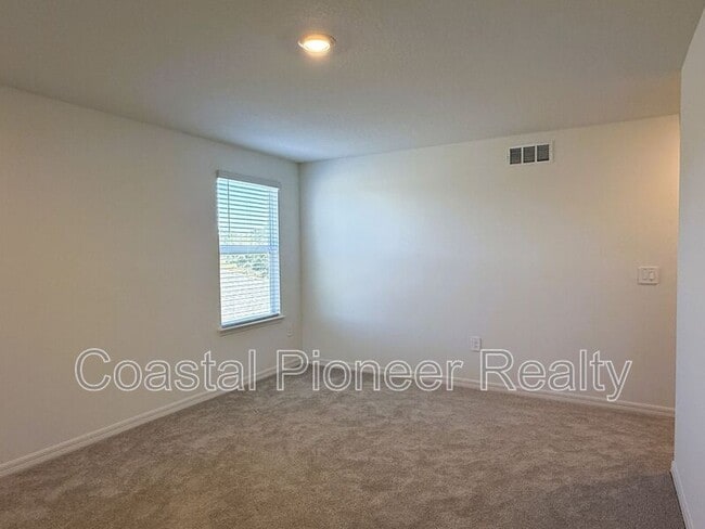 Building Photo - 17614 Pleasantview Blvd