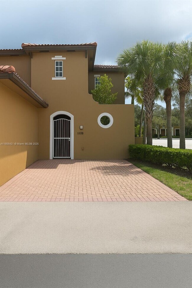 Building Photo - 1130 SW 147th Ave