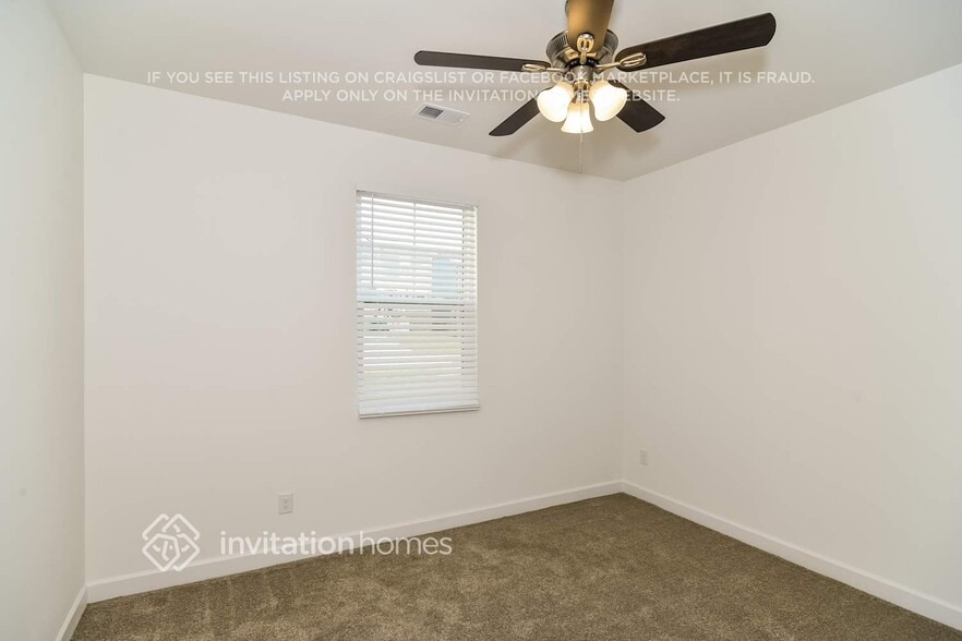 Building Photo - 195 E Millbrook Dr