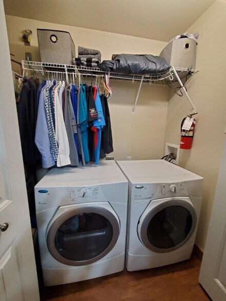 Building Photo - 2744 Overlook Blvd