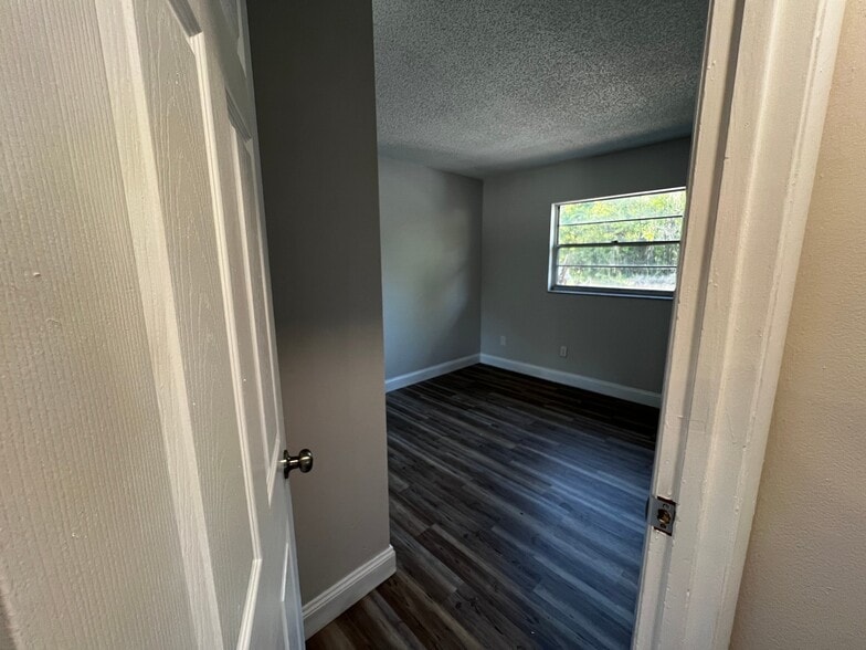 Building Photo - 467 Connecticut Ave