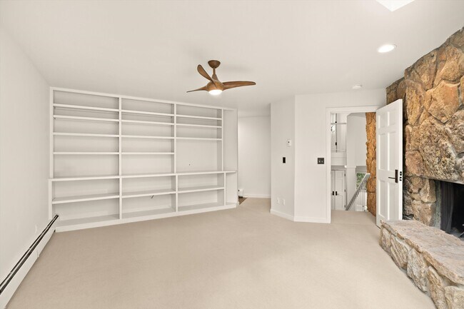 Building Photo - 1443 Crystal Lake Rd