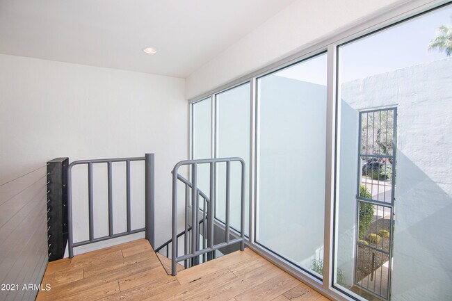 Building Photo - 3261 E Camelback Rd