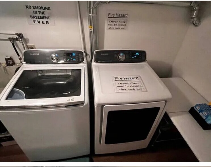 Building Photo - 8129 Ogden Ave