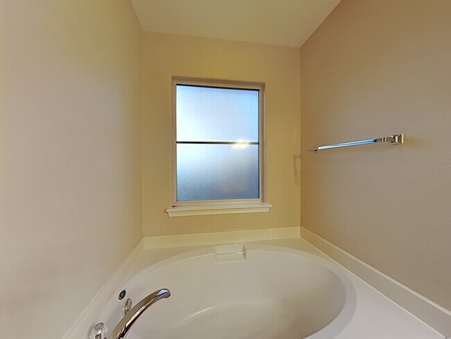 Building Photo - No Application Fee*
