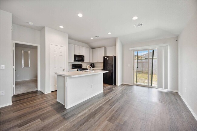 Building Photo - 7907 Hollow Root Ln