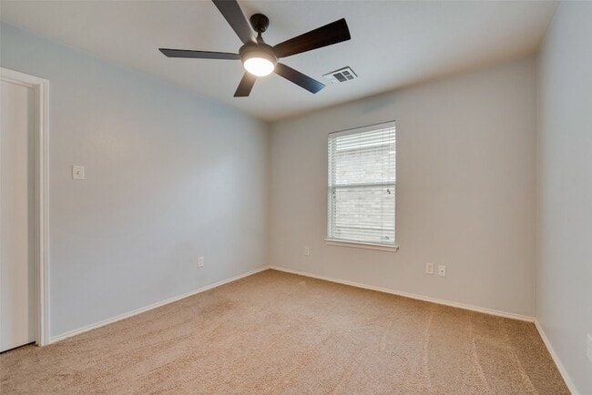 Building Photo - 9216 Newport Ln