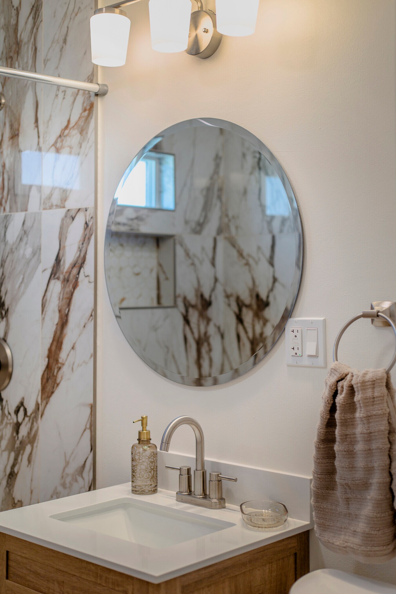 Building Photo - 2509 W 73rd St