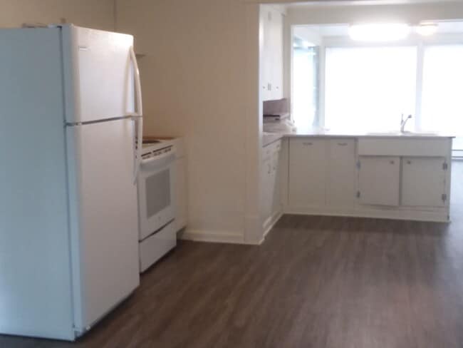 Building Photo - Spacious 3-Bedroom Home for Rent in Silver...