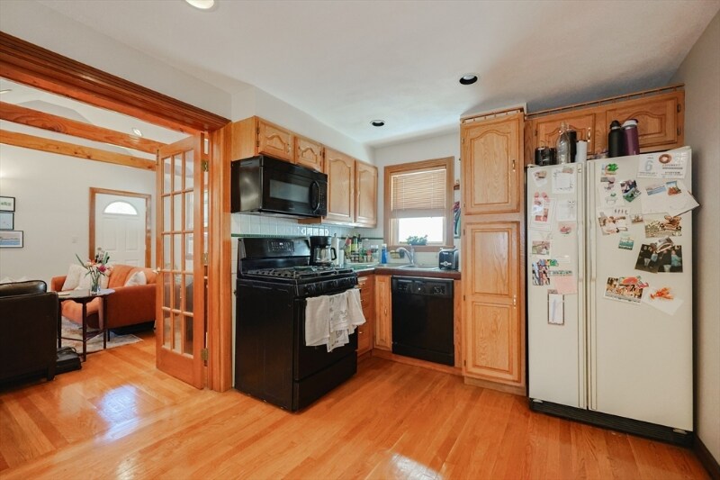 Building Photo - 127 Amory St