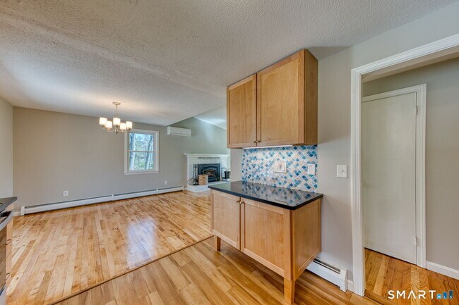 Building Photo - 371 Warrenville Rd