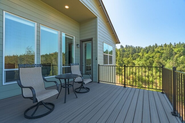 Building Photo - Gorgeous Home with a view!! Available Now!!