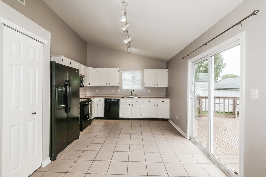 Building Photo - 6303 Bryce Canyon Dr