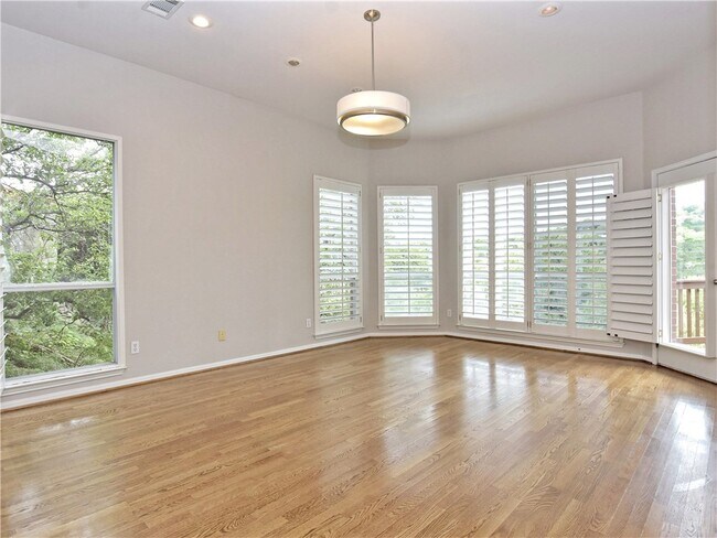 Building Photo - 2006 S Oak Canyon Rd