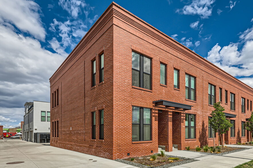 Building Photo - 965 33rd St