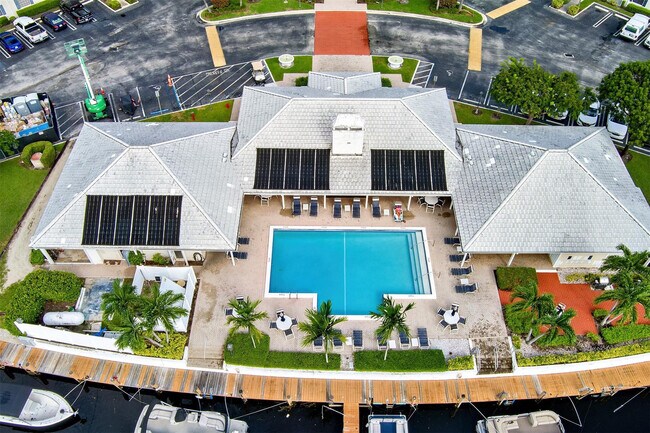 Building Photo - 140 Cypress Club Dr