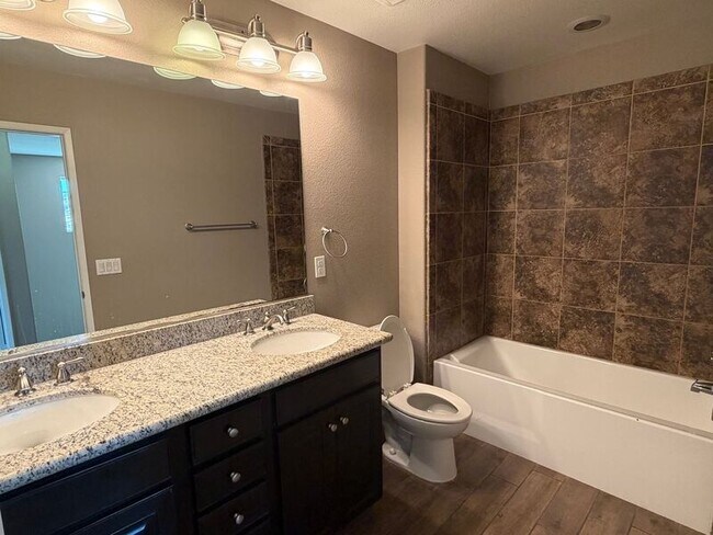 Building Photo - 27238 Avon Ln