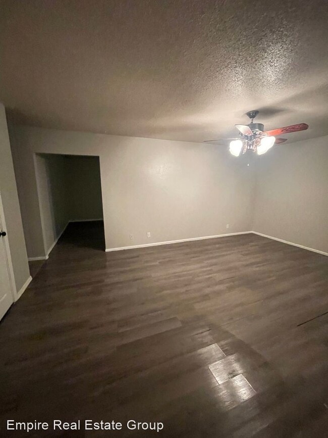 Building Photo - 3 br, 2 bath House - 302 NAVAJO
