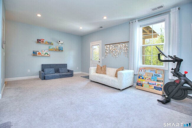 Building Photo - 89 Brentwood Cir