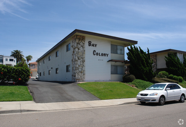 Building Photo - Bay Colony