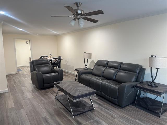 Building Photo - 7832 Royal Ln