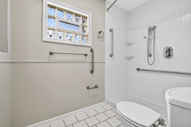 Building Photo - 8025 Waddell Ave