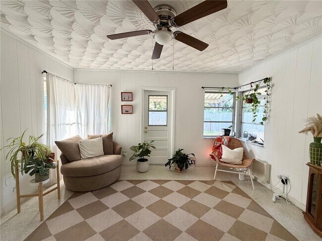 Building Photo - 5220 23rd Ave S