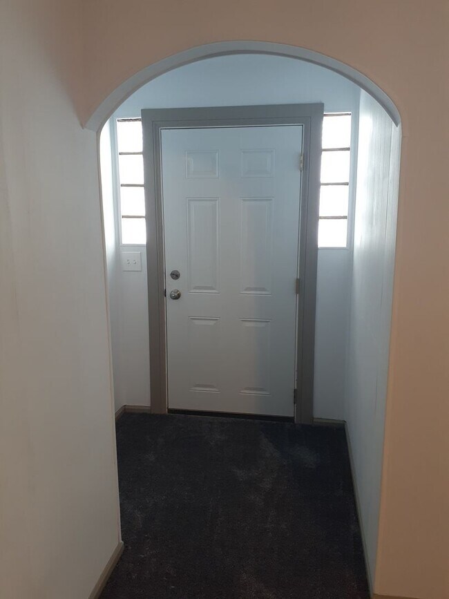 Building Photo - Super Cute 3 bed 1 bath country home