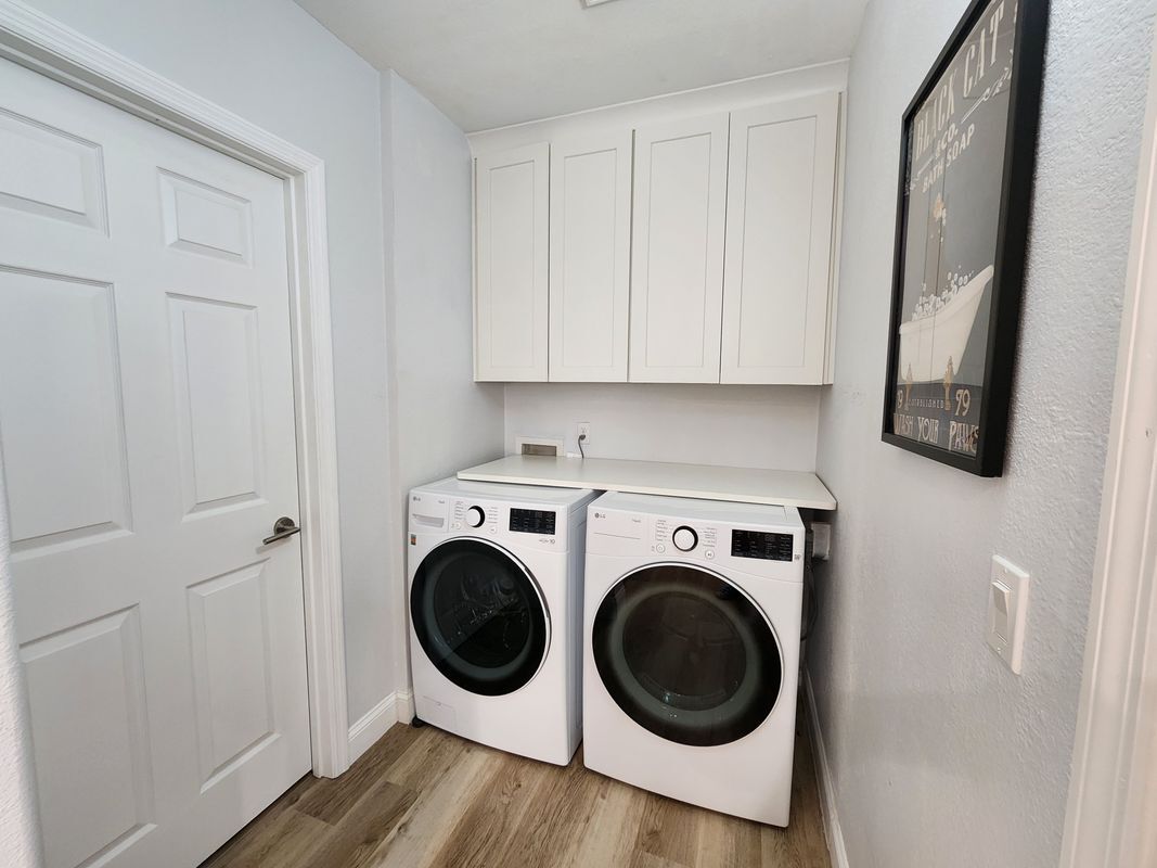 Building Photo - 1800 The Greens Way