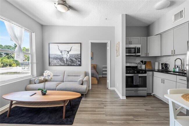 Primary Photo - 1320 Drexel Ave