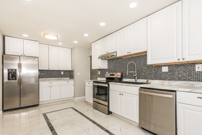 Building Photo - 1542 Beatrice Dr