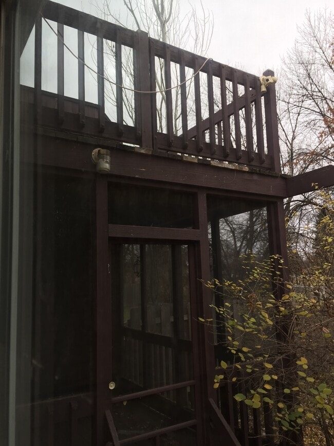 Building Photo - Springbrook Duplex