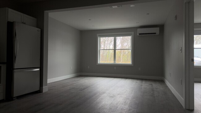 Building Photo - 251 Sladen St