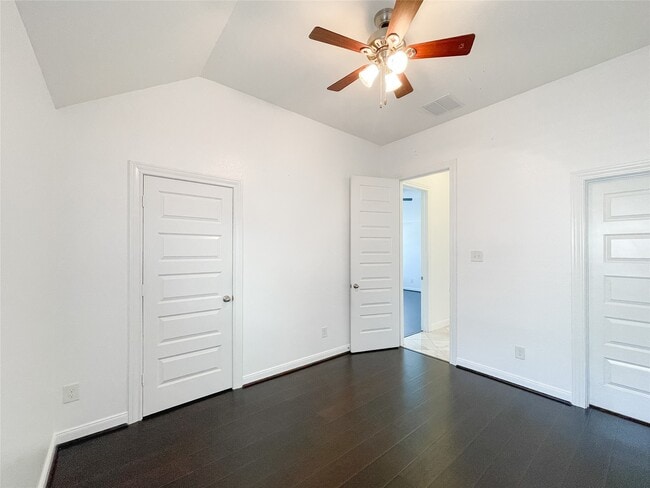 Building Photo - 18126 Golden Falls Ln