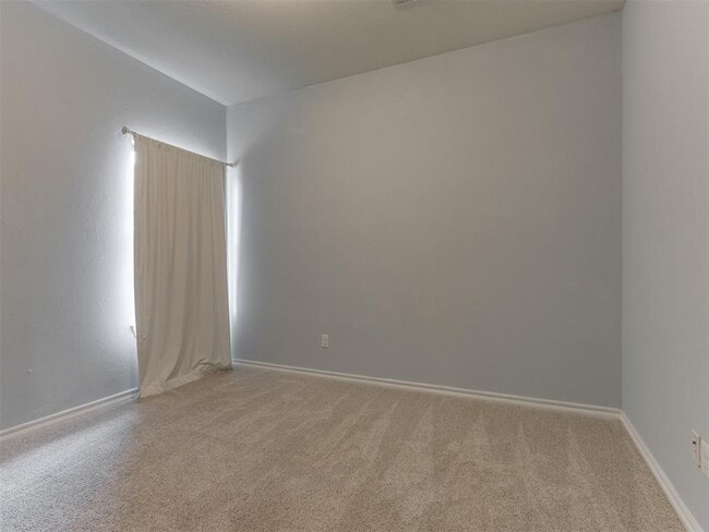 Building Photo - 7201 Meadow Lake Dr