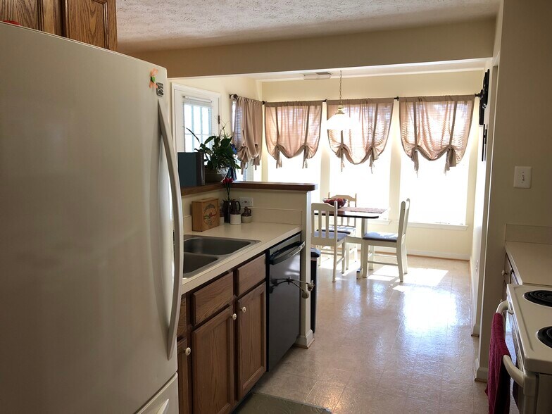 Building Photo - 6391 Rutherford Ct