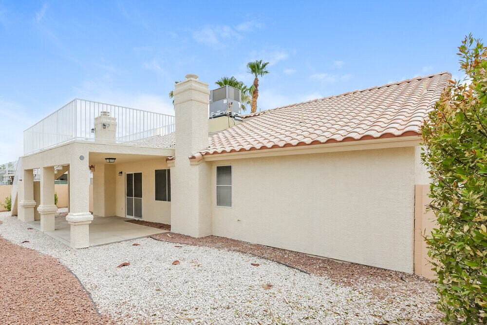 Building Photo - 121 Skytop Dr