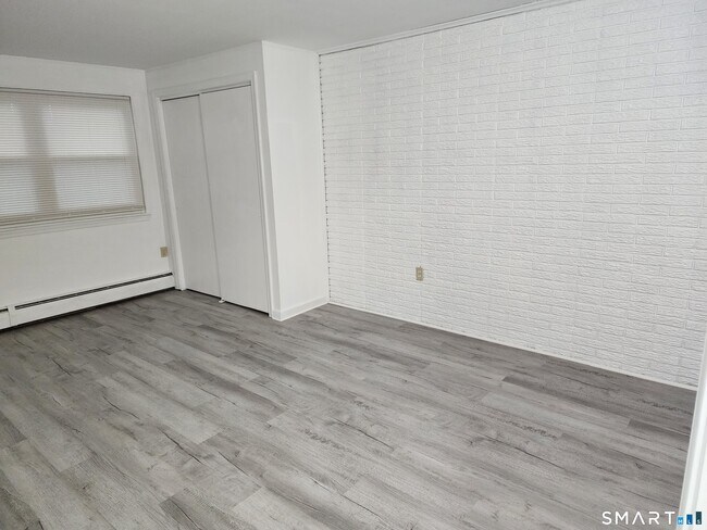 Building Photo - 109 Blackstone Vlg