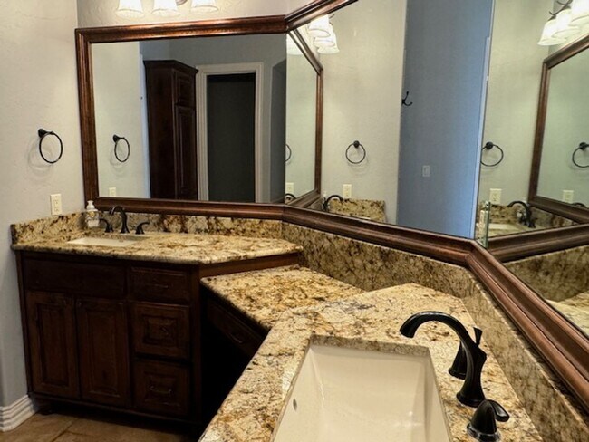 Building Photo - 4/3/2/2 Hallsville ISD Fenced Yard and Pool