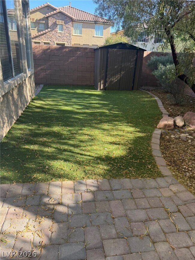 Building Photo - 10526 Cliff Lake St