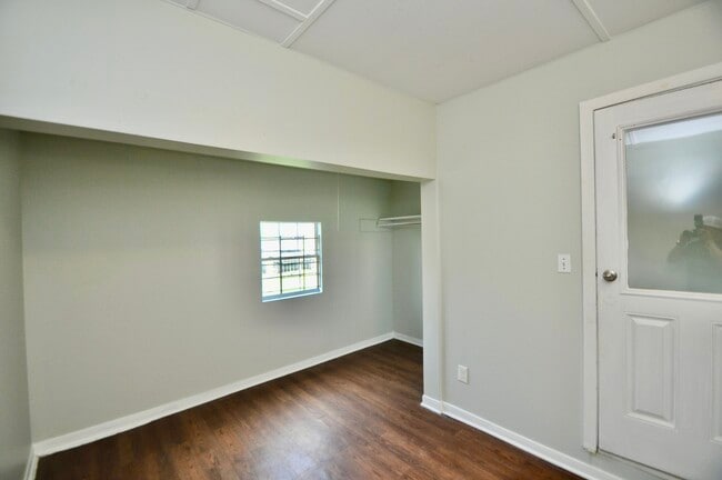 Building Photo - 7622 Darnay Dr