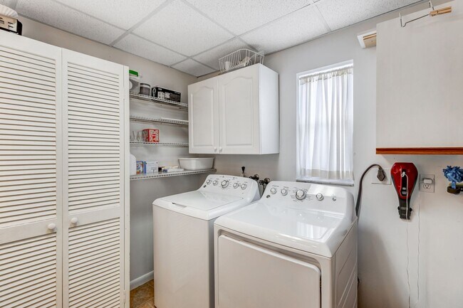 Building Photo - ** PARK SHORE ** 2 BED / 2 BATH - CONDO - 55+ COMMUNITY - SEASONAL OR SHORT TERM RENTAL